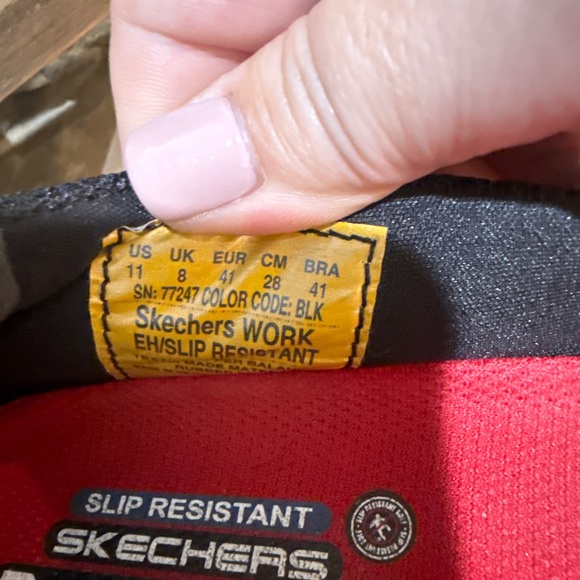 Skechers WORK Black Loafers Slip Resistant Red Insole EUC - Picture 6 of 6
